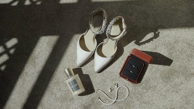 shiny womens wedding accessories action delicate shoes with bright sequins purse wedding rings 1096515 9292